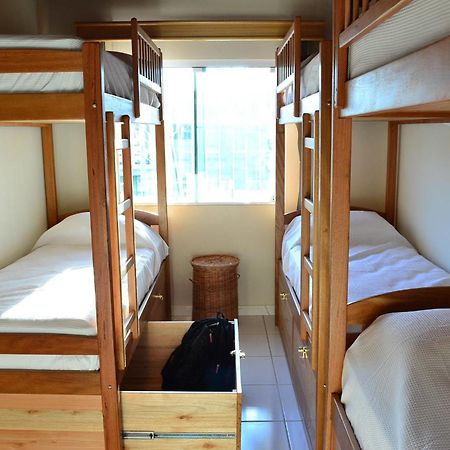 Sea Wolf Surf Hostel Florianópolis Стая снимка