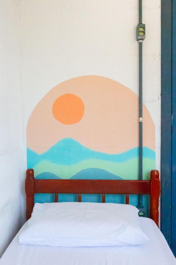 Sea Wolf Surf Hostel Florianópolis Екстериор снимка