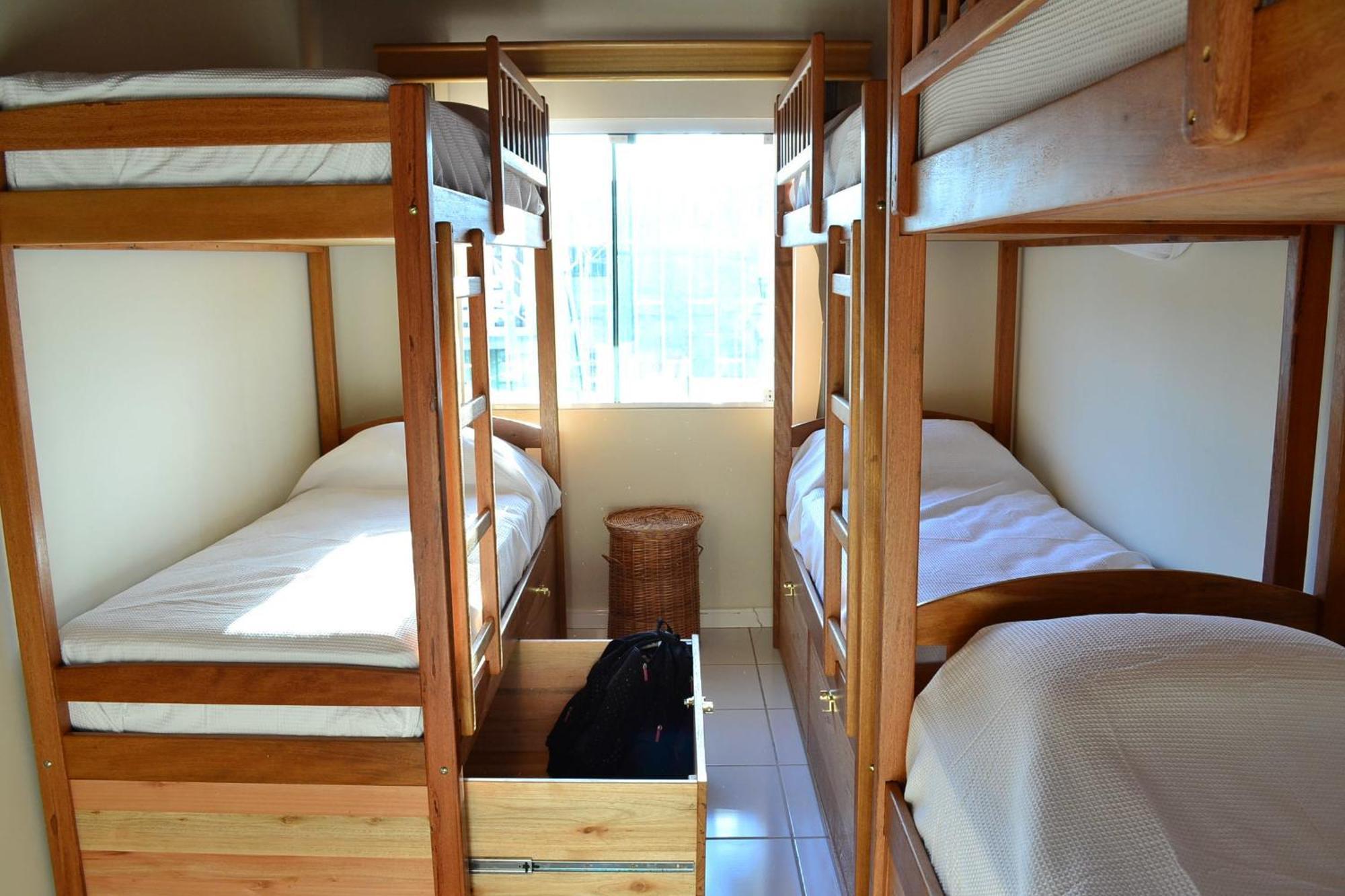 Sea Wolf Surf Hostel Florianópolis Стая снимка
